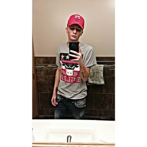 Meet your Posher, Levi